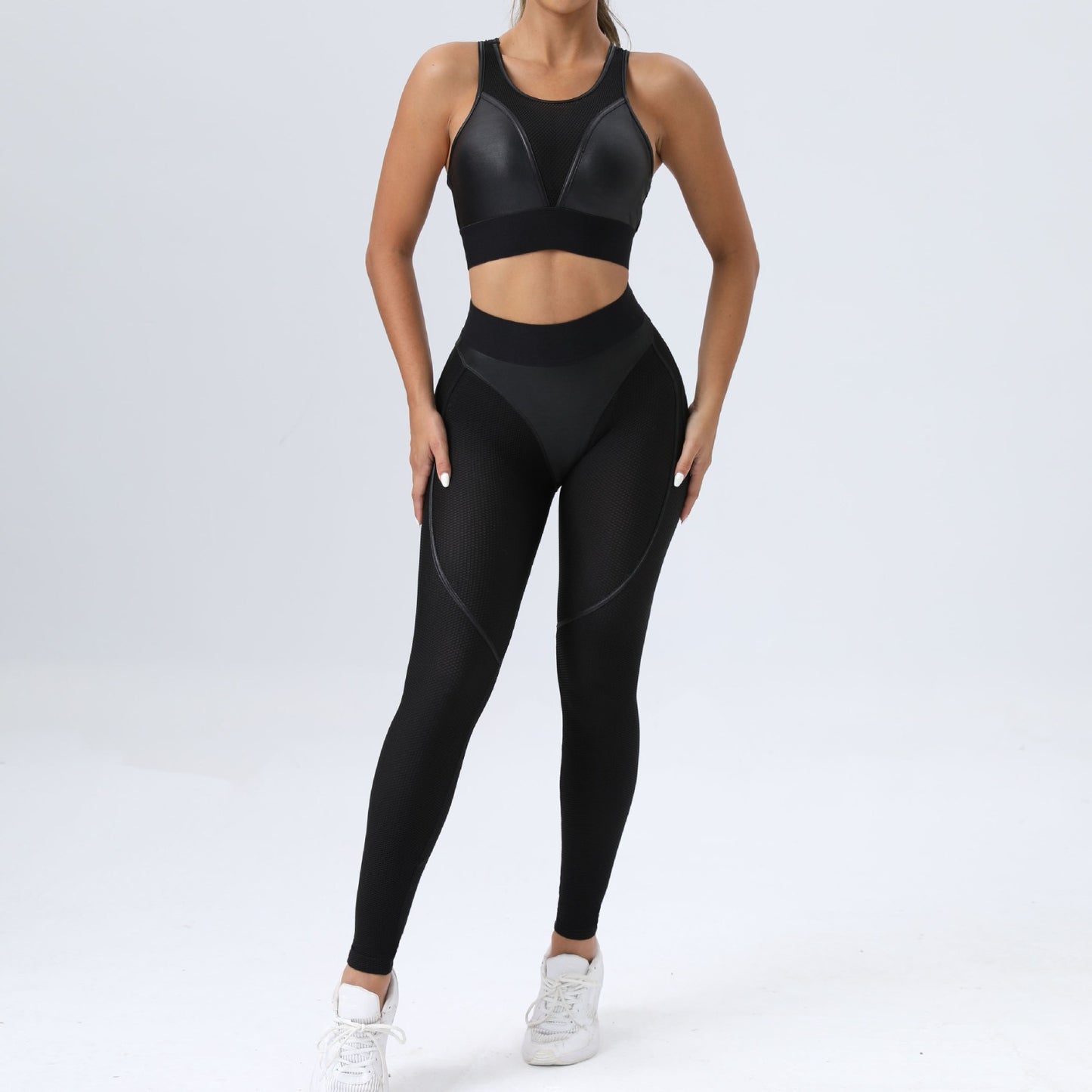 
                  
                    LOLA - die Leggings für den perfekten Pfirsich!
                  
                