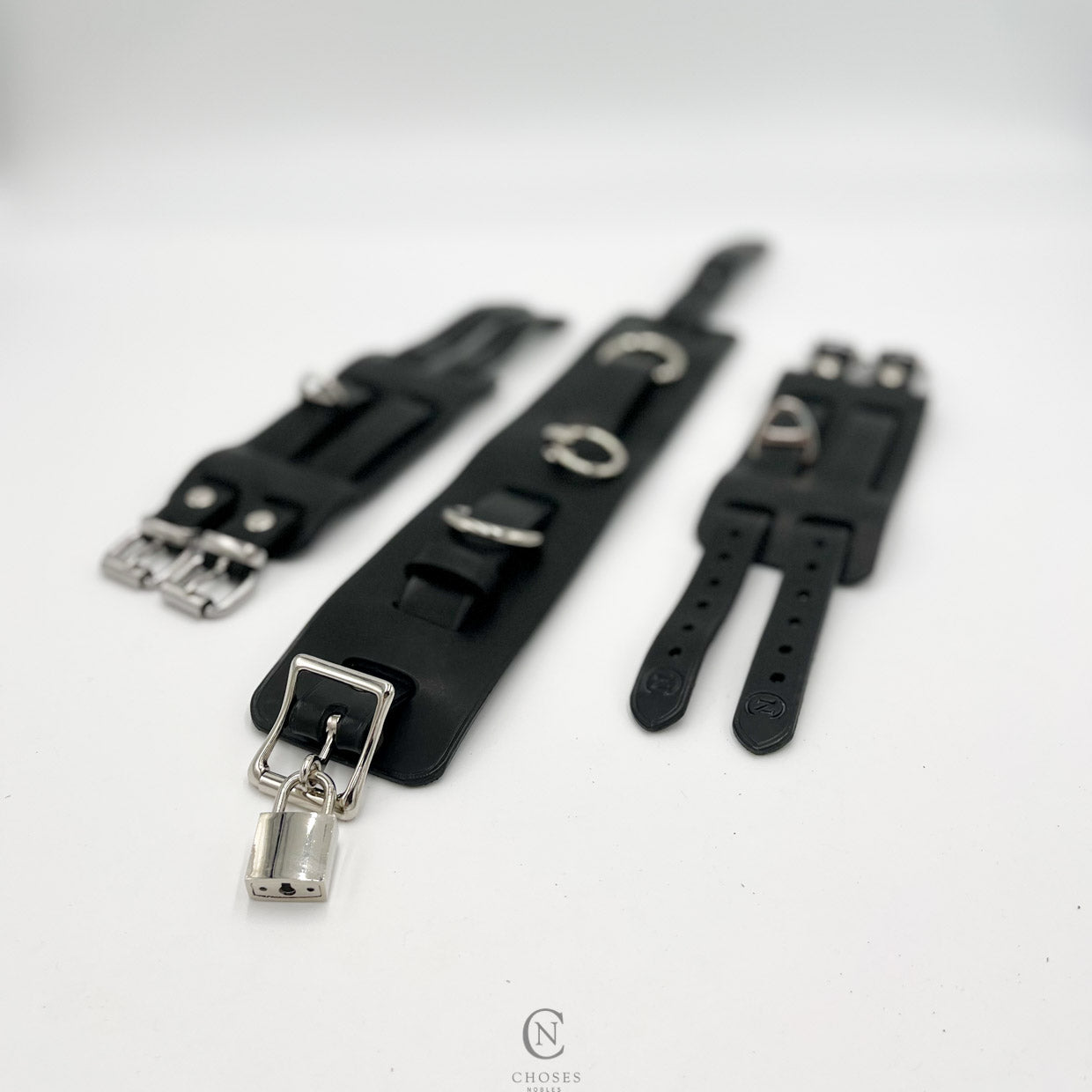 
                  
                    Armband "Black Edition"
                  
                